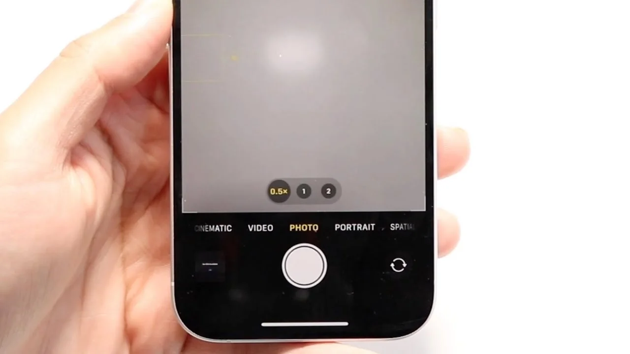 Camera iPhone face poze neclare? Verificări și cauze posibile